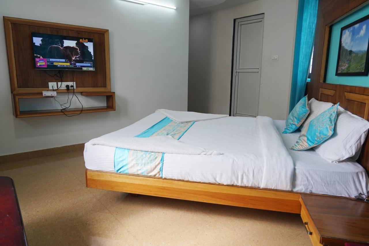 אוטי Anika Palace By Pepe Inn Hotel מראה חיצוני תמונה